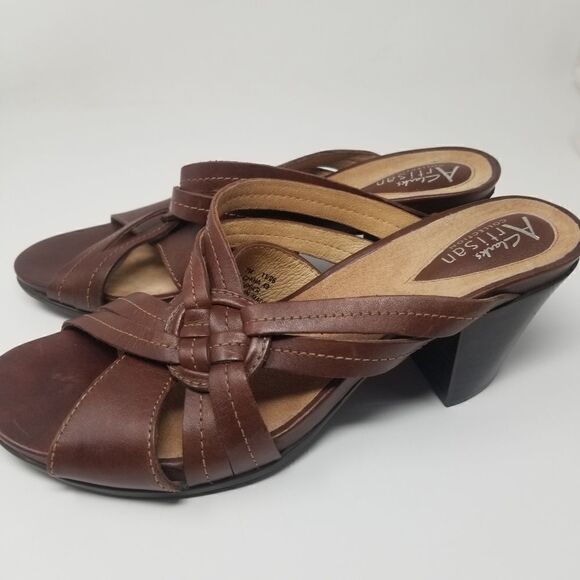 CLARKS Artisan Collection Heeled Sandal Brown size 7M. Leather upper. - Picture 6 of 16